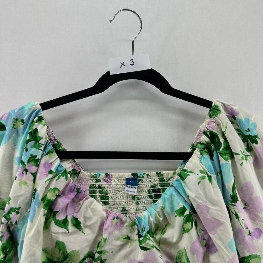Old Navy Waist Defined V-neck Blouse Womens XS Puff-Sleeve Smocked Floral White
